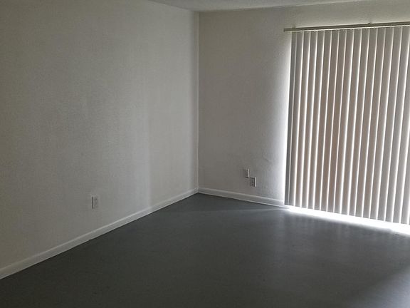 3rd image of 2816 S Bartell Dr #B-11