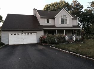 11 Hancock St, Islandia, NY 11749