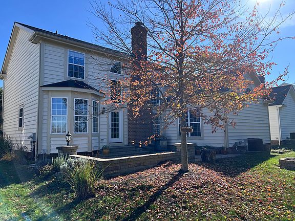 3rd image of 3483 Fairway Commons Dr