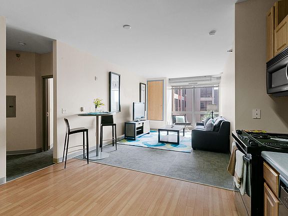 2nd image of 601 SE Main St APT 122