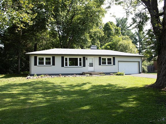 2nd image of 1690 Middletown Eaton Rd