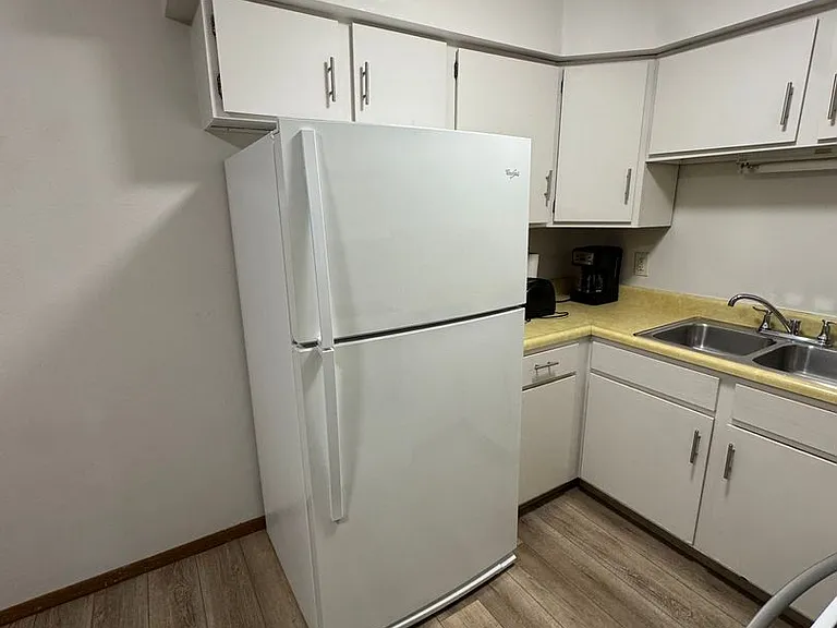 1615 Knollcrest Dr — Photo 4