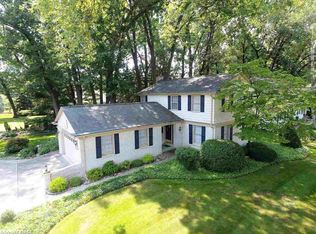 19956 Thousand Oaks Dr, Clinton Township, MI