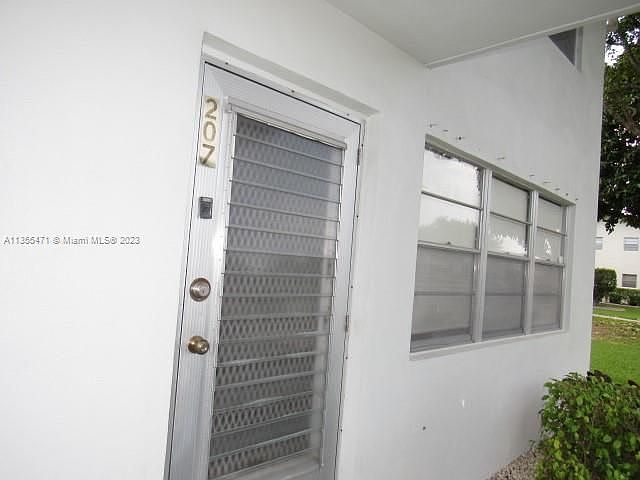 1st image of 207 Windsor J J-building J