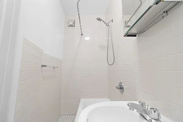 Rented by Highline Residential | media 10