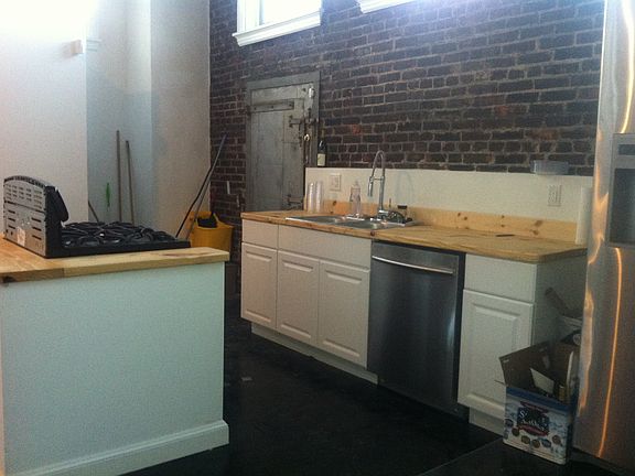 2nd image of 3309 Meramec St