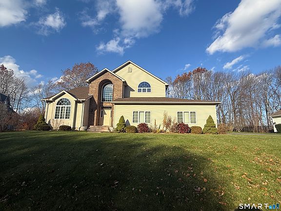 2nd image of 124 Suncrest Court