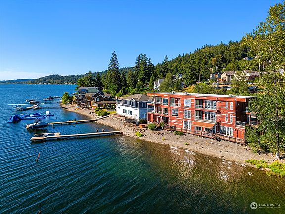 3rd image of 1531 E Lake Sammamish Parkway NE