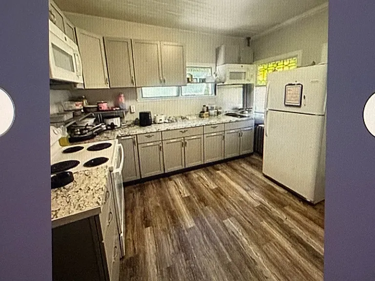 19 Florence St #10 — Photo 4