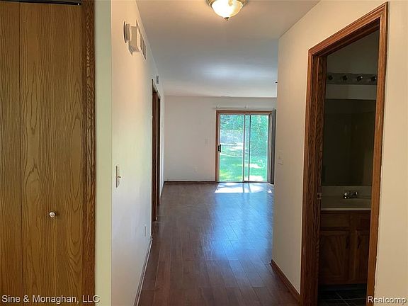 4th image of 1671 Glendale St