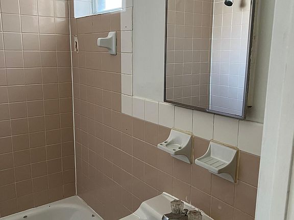 4th image of 4907 Frankford Ave APT 3