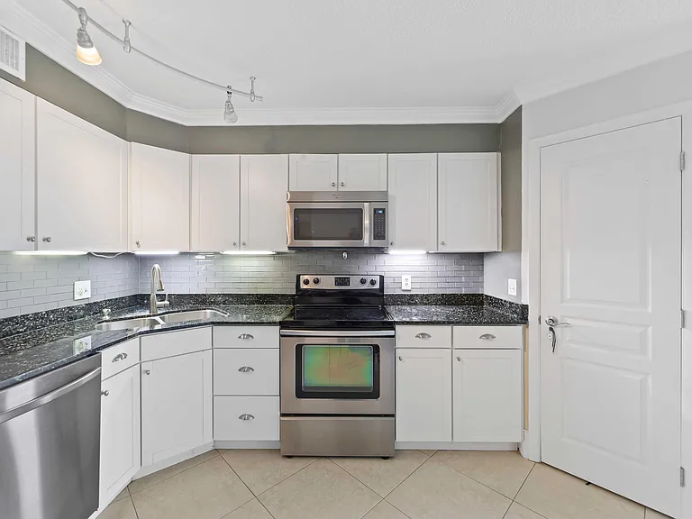 3020 Florida Blvd #202-C — Photo 6