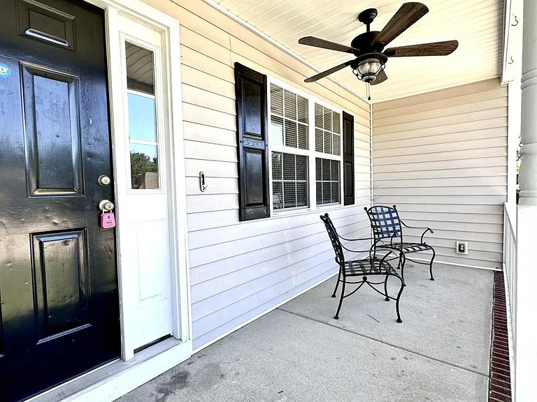 4425 Scenic Pines Dr — Photo 2