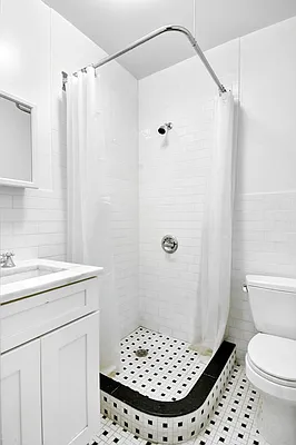 Rented by Nest Seekers International | media 8