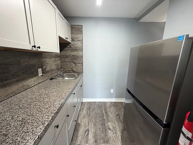 1119 Johnston St — Photo 3