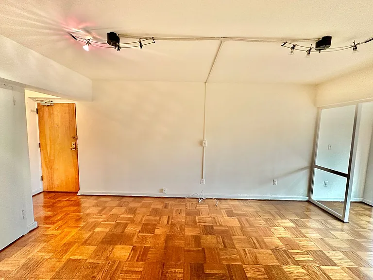 2141 I St NW #402 — Photo 10