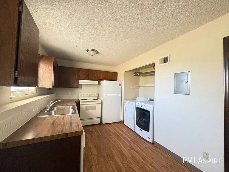 2024-2026 Lincoln St #2026 — Photo 11