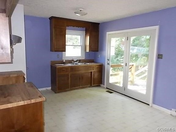 4th image of 348 Red Oak Dr
