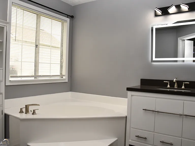5932 Homestead Cir — Photo 14
