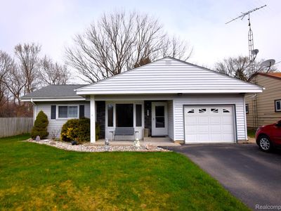 4411 S Hillcrest Cir, Flint, MI, 48506