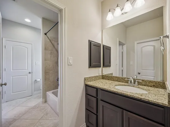 27726 Fleetwood Bend Ln, Katy, TX 77494