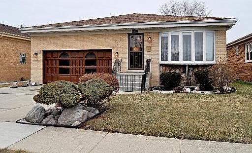 1st image of 9807 N Greenwood Ave