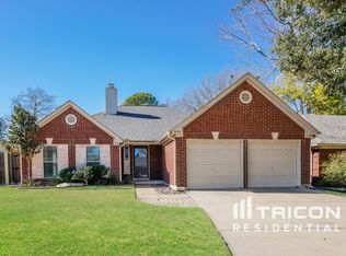 5504 Misty Crest Dr, Arlington, TX 76017
