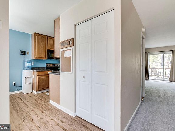 4th image of 2808 Cambridge Dr