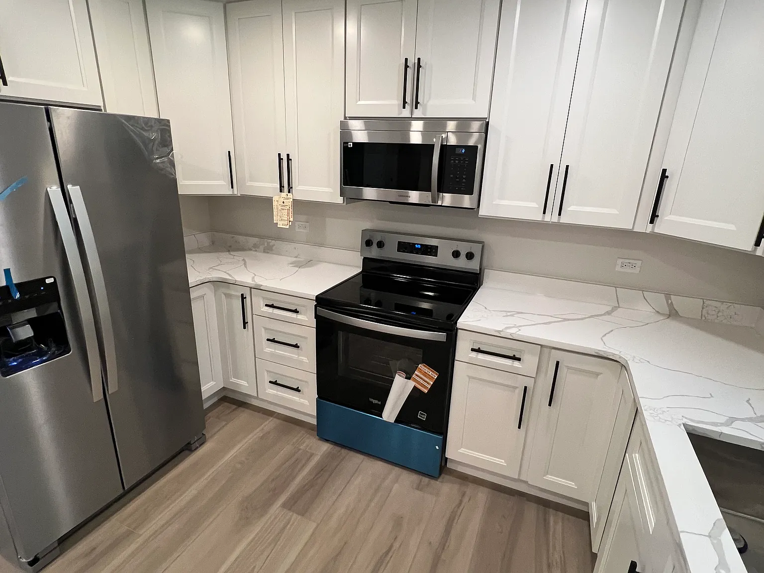 3 bed, 2600 sqft, $2,500 — Photo 2