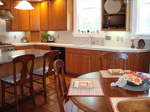 Kitchen eat-in