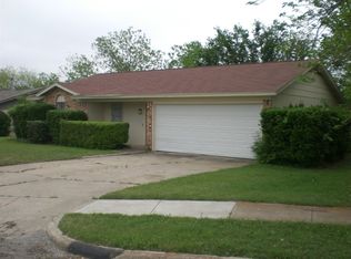 321 Springwillow Rd, Burleson, TX 76028