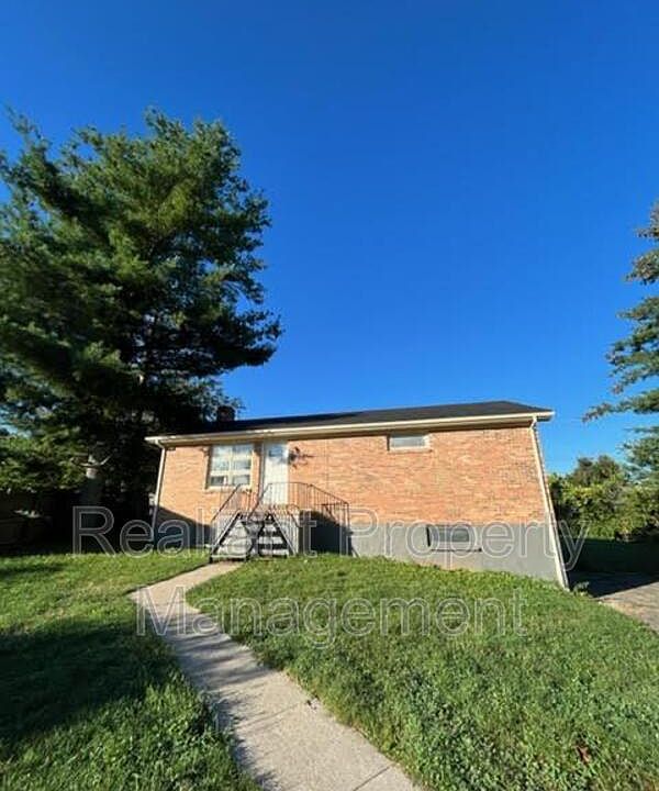 1st image of 203 S Glen Cove Ave