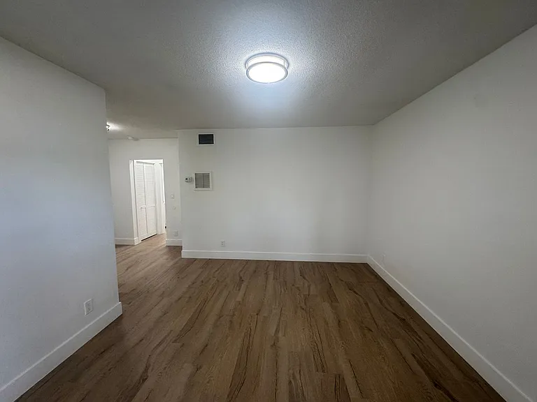 2822 Van Buren St — Photo 5