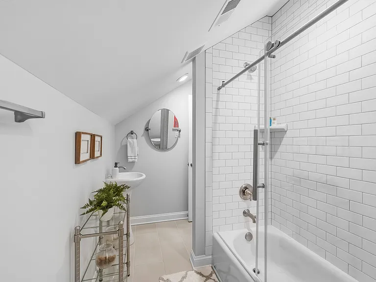 615 Berkmans Ln — Photo 20
