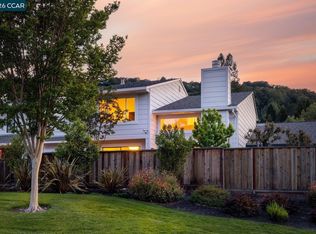 1712 Saint Andrews Dr, Moraga, CA 94556