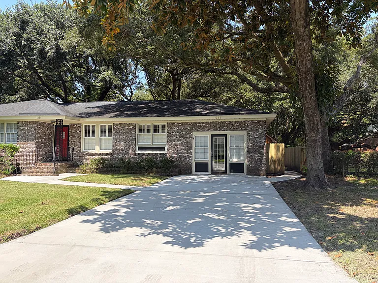 1236 Old Wanus Dr — Photo 35