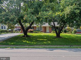 46 Main St, Round Hill, VA 20141