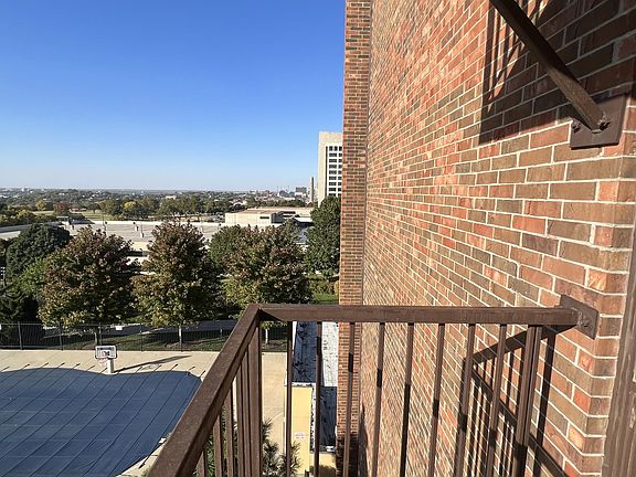 5th image of 2933 Baltimore Ave APT 400