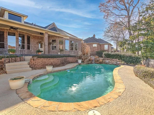 163 Edgewood Dr, Montgomery, TX 77356