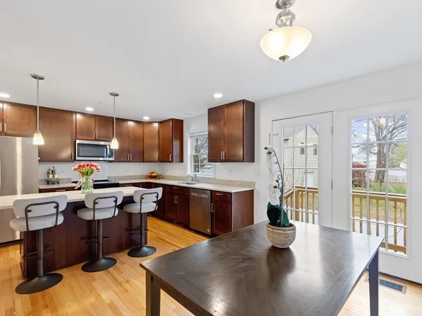 215 High St #10, Taunton, MA 02780