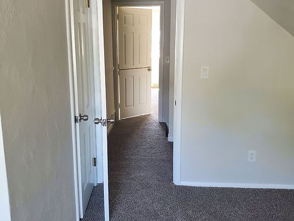 3rd image of 4895 Rosewood Dr