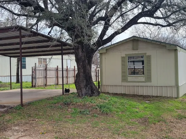 608 Crockett St, Glen Rose, TX 76043