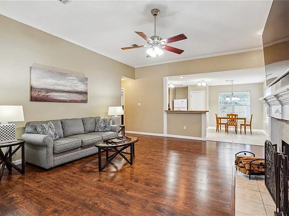 4th image of 70288 7th St