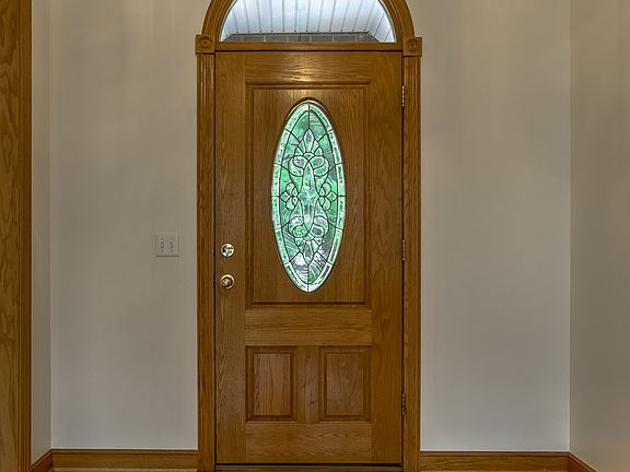 Spacious Entry
