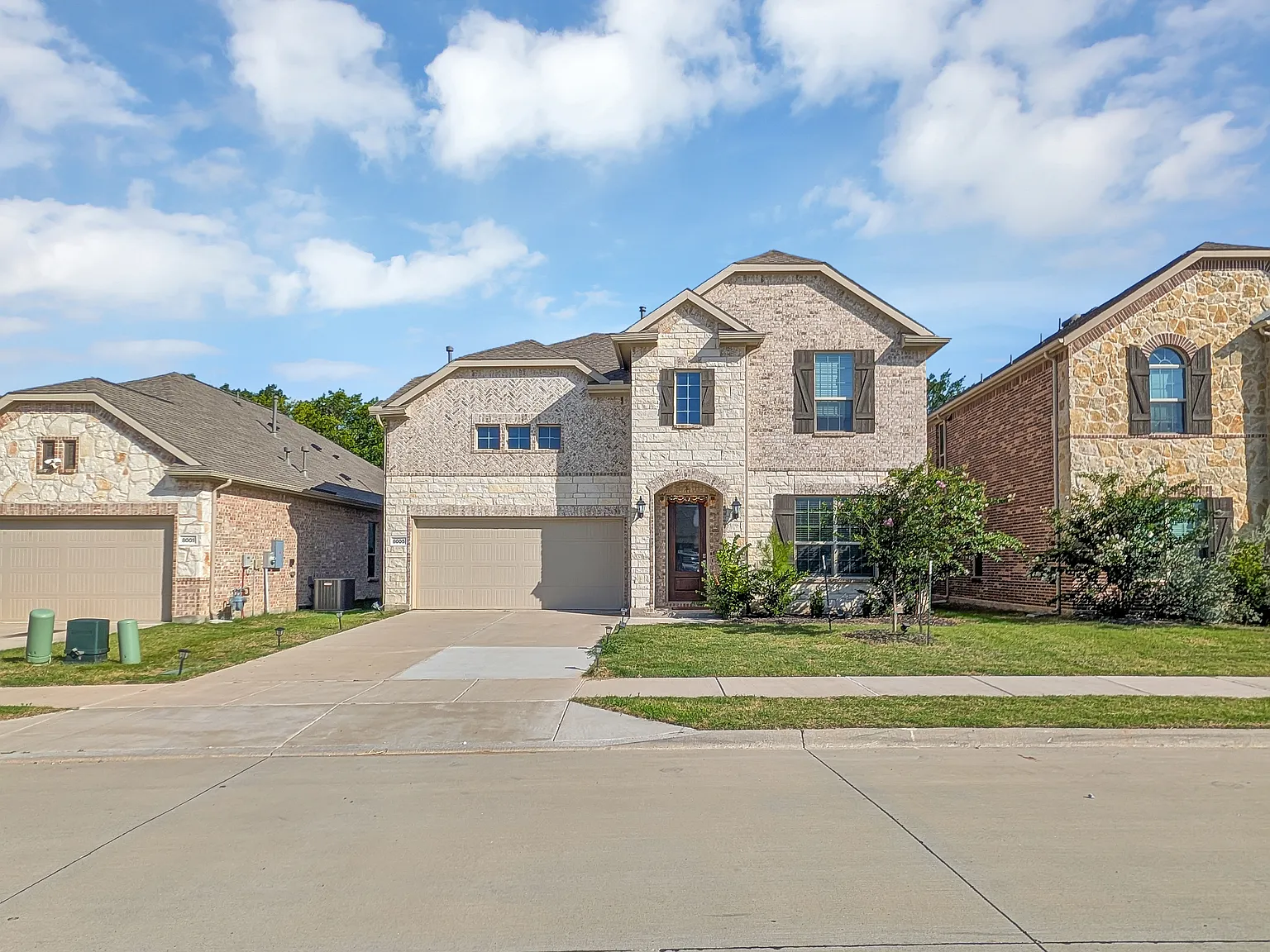 4 bed, 3181 sqft, $3,299 — Photo 2