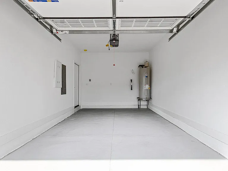 Steele Landing Townhome Rentals — Photo 11