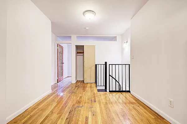 Rented by REAL New York | media 3