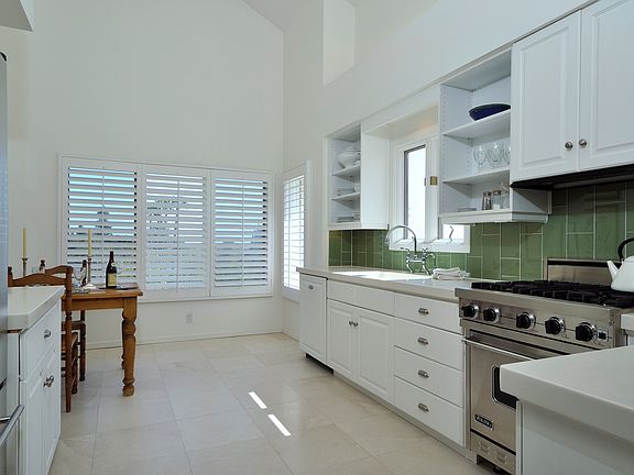 3rd image of 4440 Shadow Hills Cir