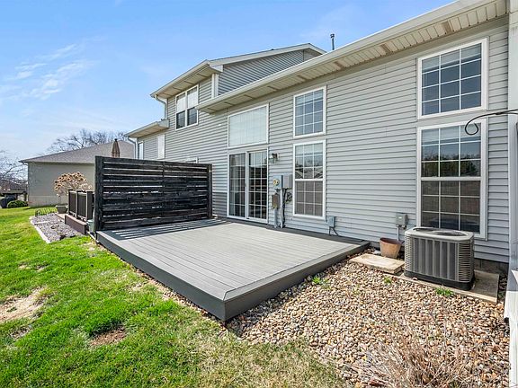 4th image of 44 Brooke Cir