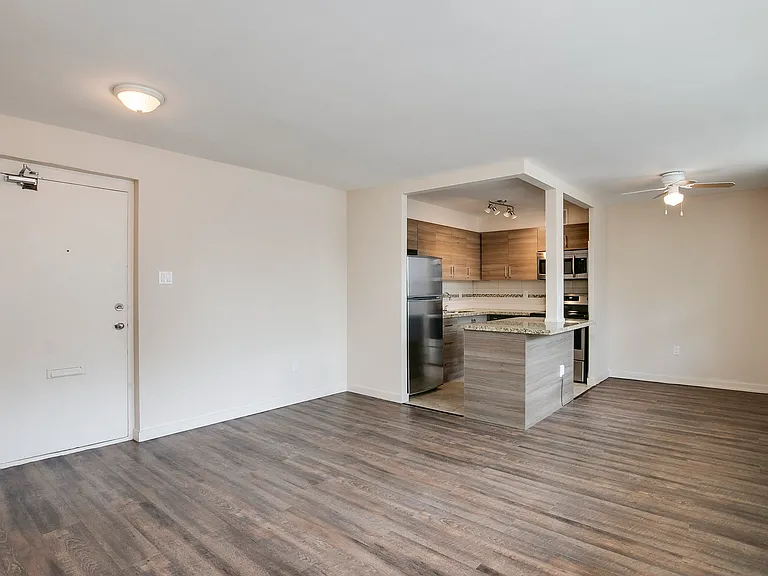 95 Redpath Ave — Photo 7